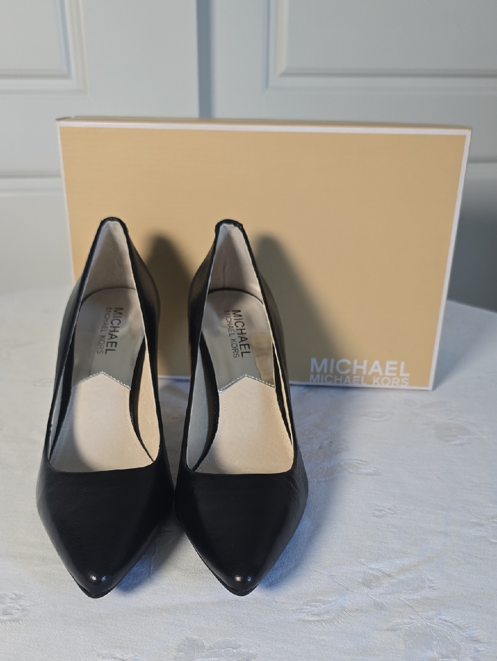 MICHAEL Michael Kors Black Leather Pumps New In Box Size 7